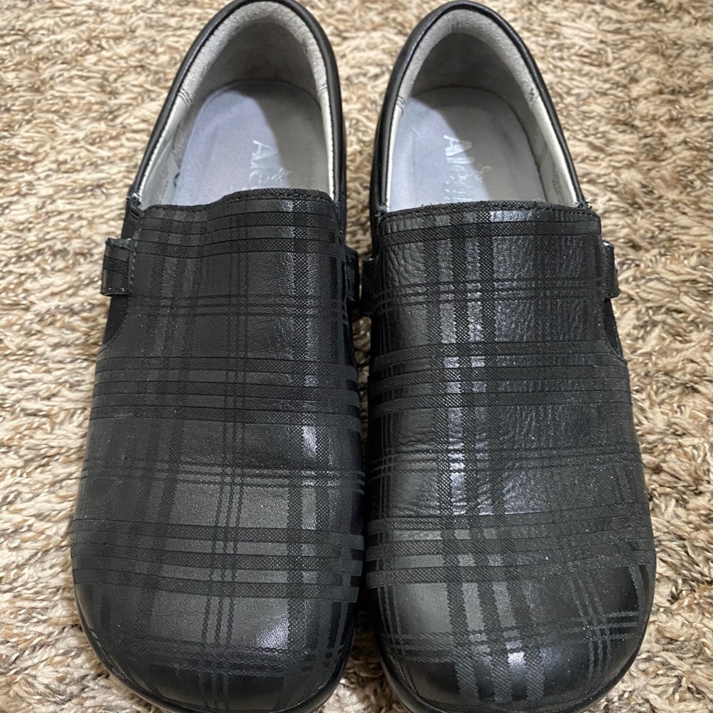 Algeria Women’s Shoe